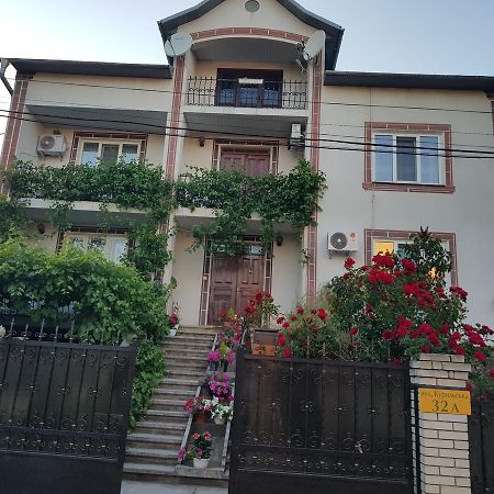 Navigator Bed & Breakfast Chernivtsi Ngoại thất bức ảnh